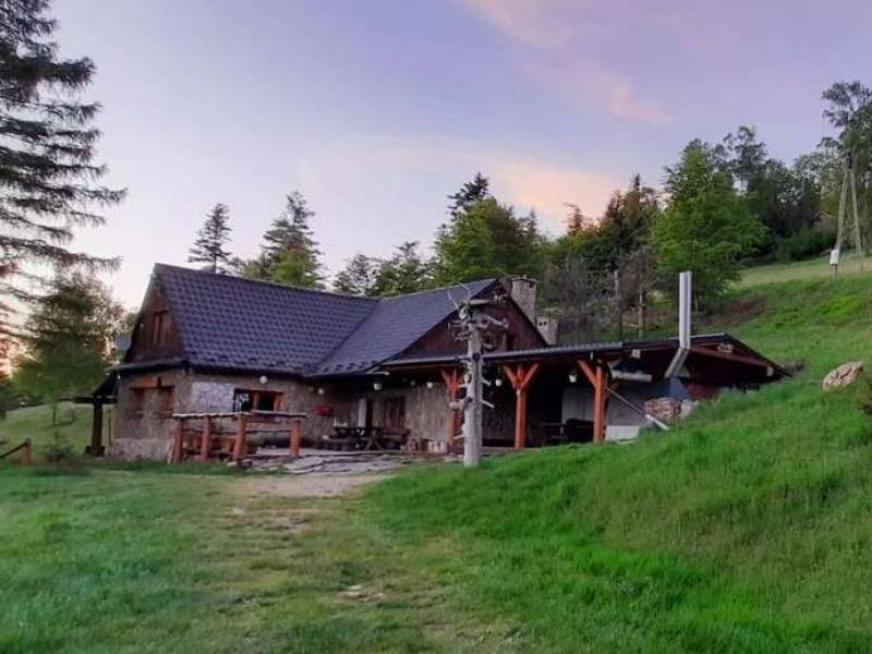 Chatka na Rogaczu schronisko w Beskidzie Małym